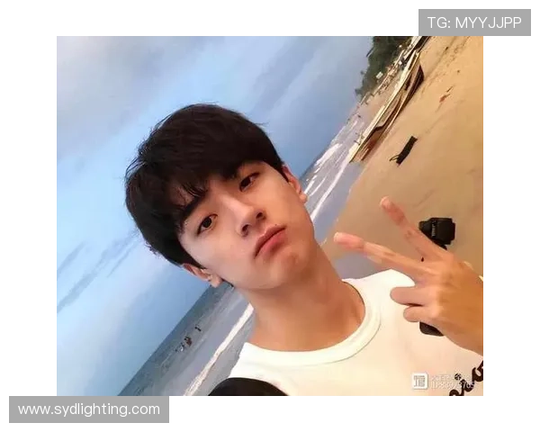 从青涩少年到足球巨星那些明星的蜕变之路与成长故事